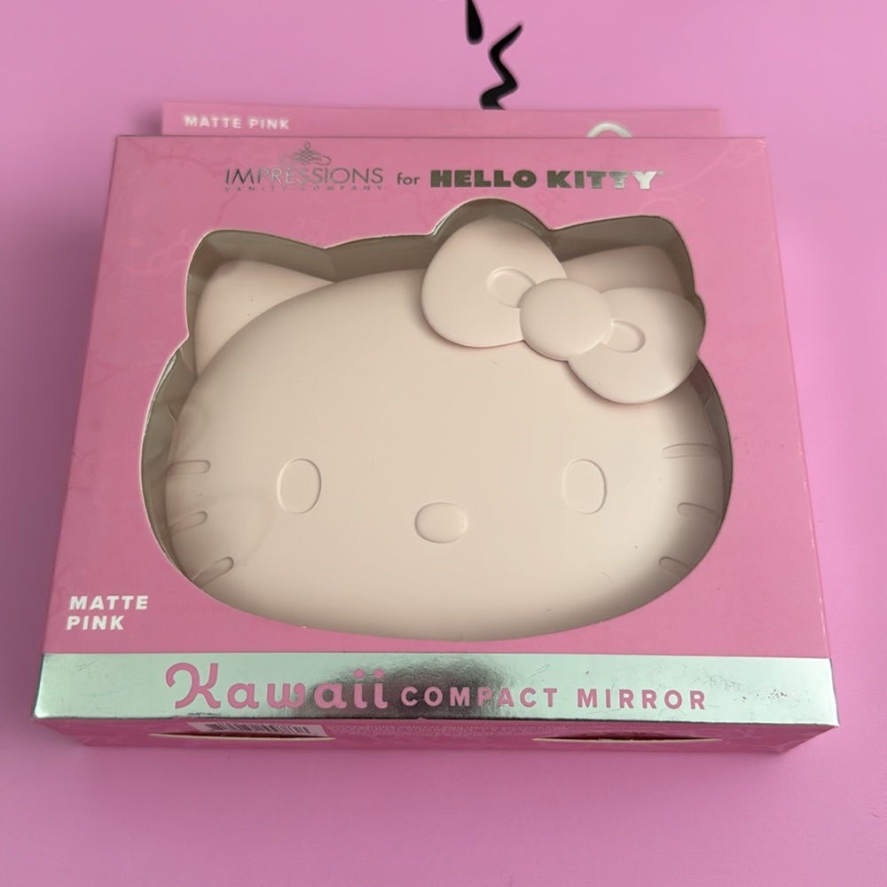 Hello Kitty LED Mirror - Picture 2 of 2
